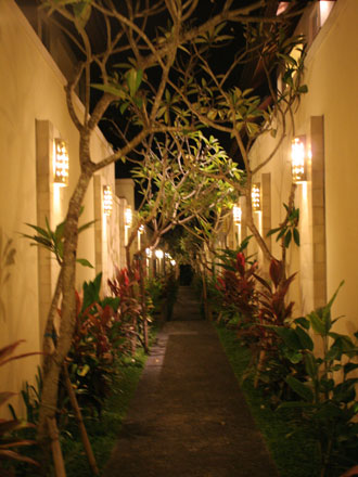 バリ島ホテル： チャングーのプールヴィラ！ブッダ・ガーデン・ヴィラ1